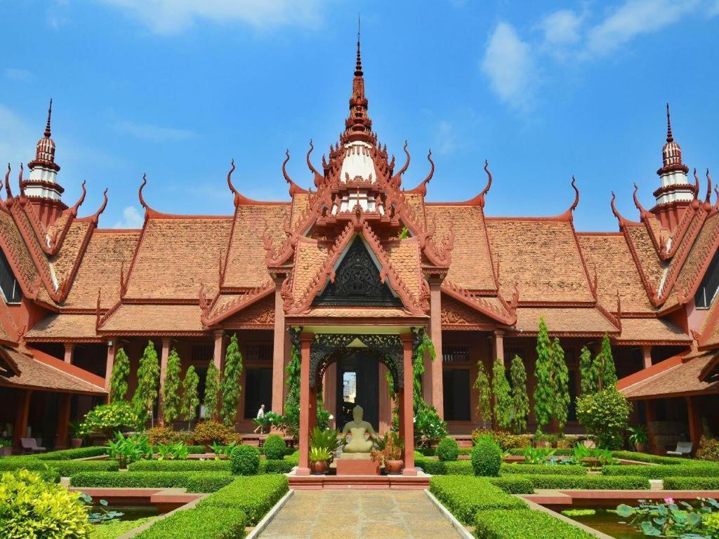 Essence Hotel-Phnom Penh Exterior foto