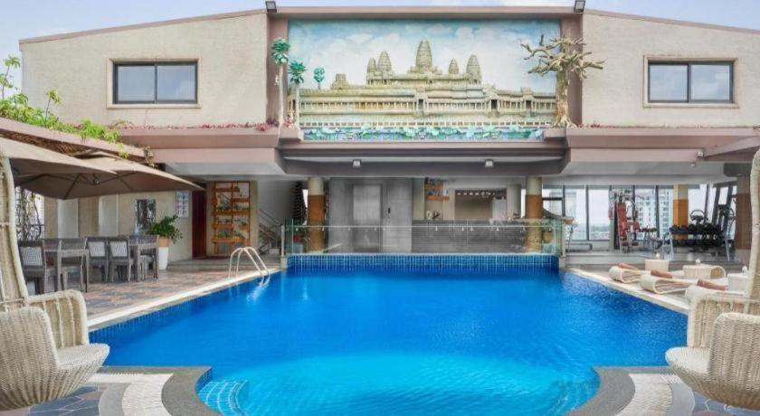 Essence Hotel-Phnom Penh Exterior foto